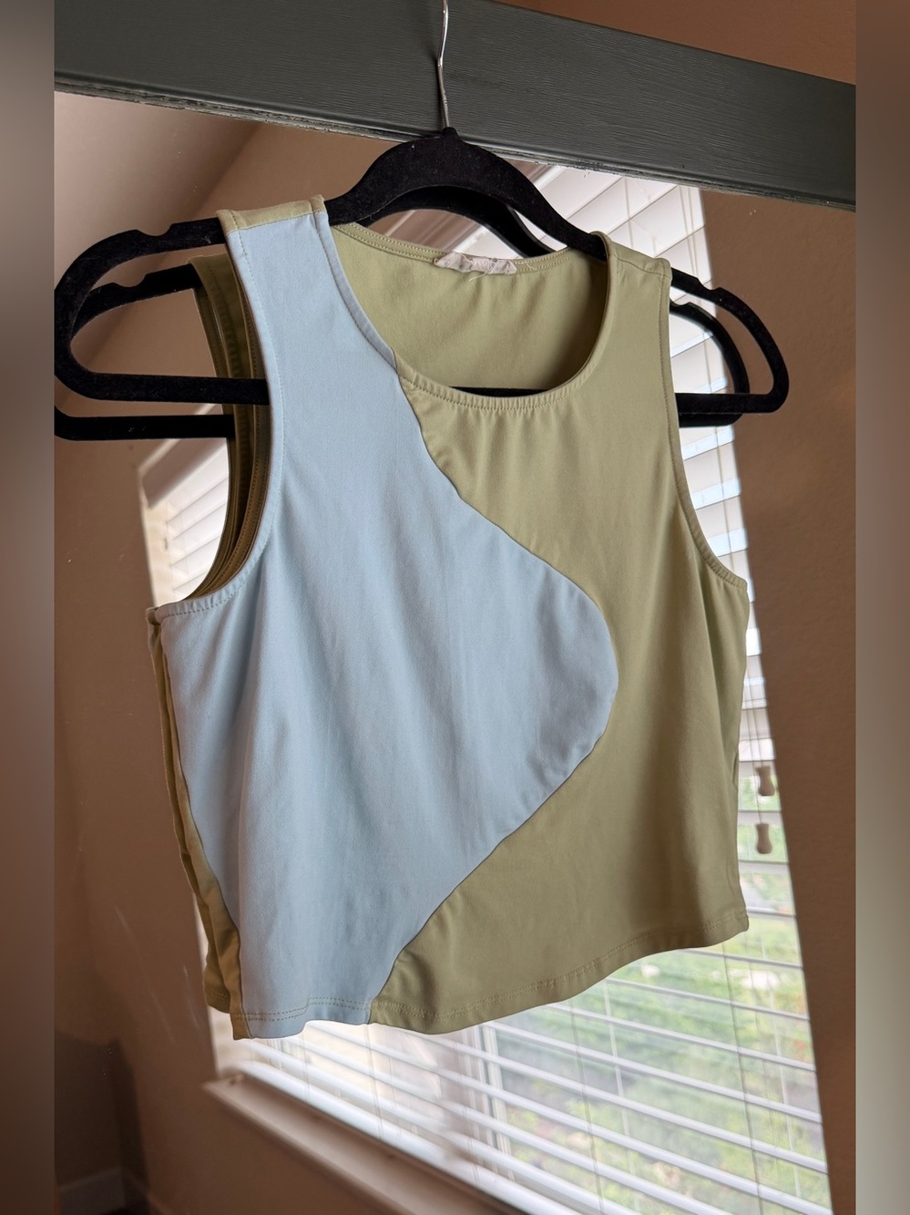 Bear Dance Pastel Colorblock Wavy Patchwork Cropped Tank Top - Picture 2 of 5